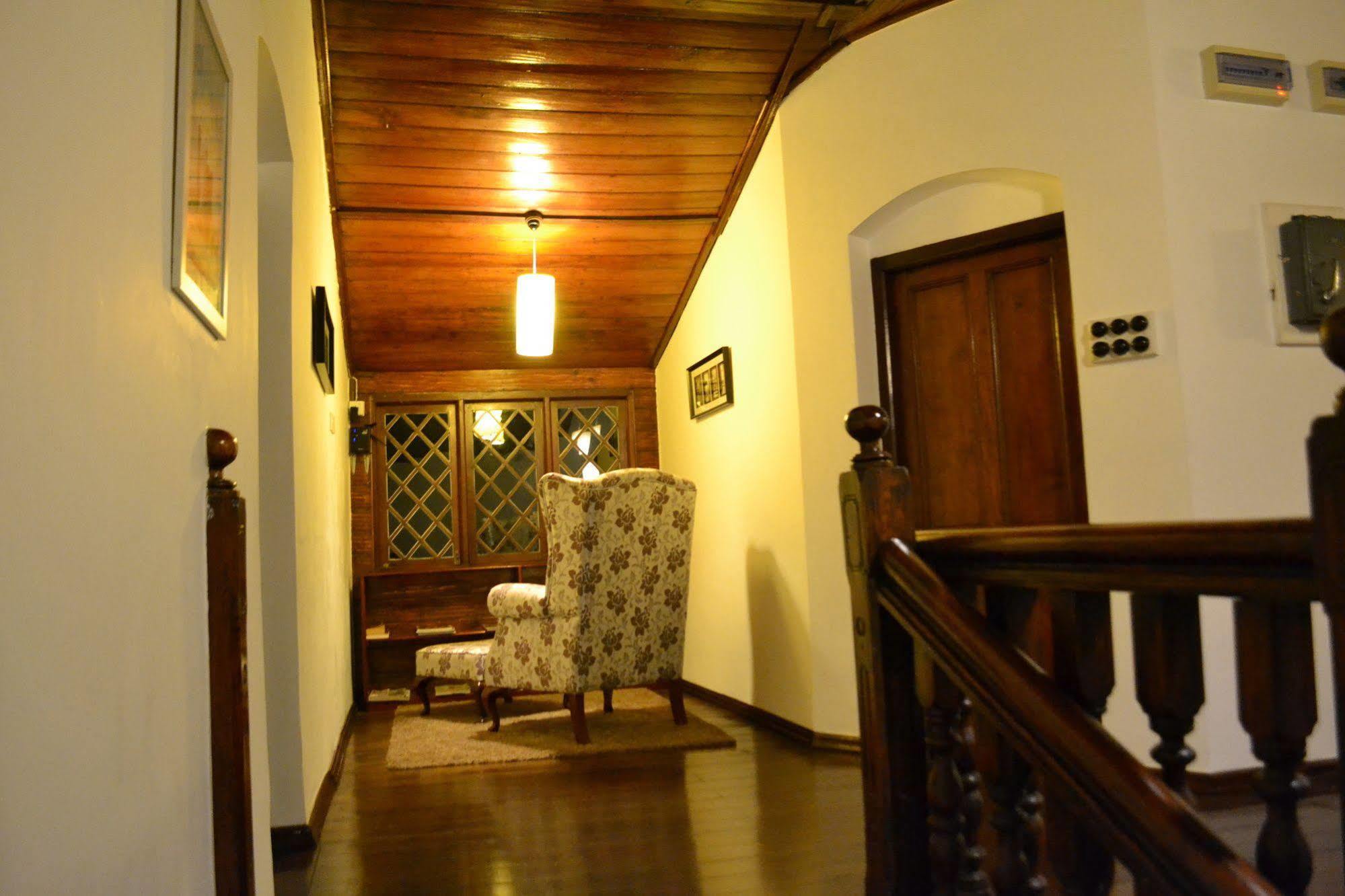Brockenhurst Bungalow Нувара-Елія Екстер'єр фото